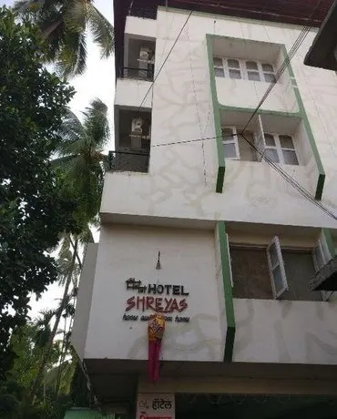 Hotel Shreyas - Image 1