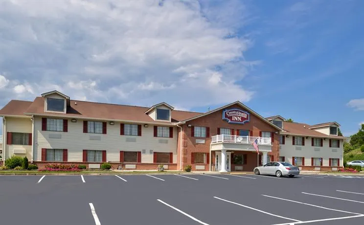 Country Hearth Inn-Toccoa - Image 1