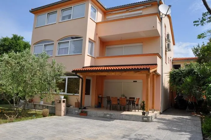 Apartments Led - Image 1