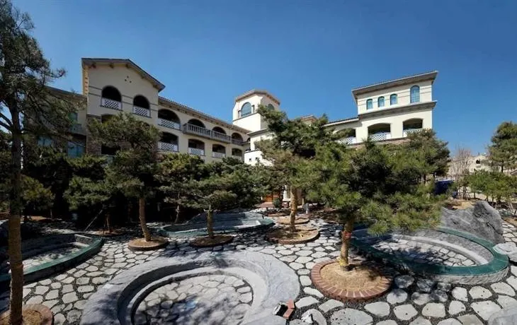 Meiguojun Hot Spring Hotel - Image 1