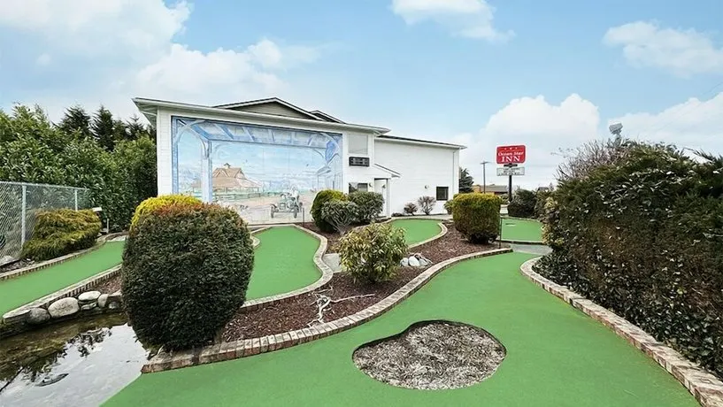 Econo Lodge Washington Harbor - Image 1