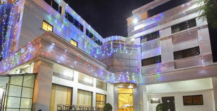 Hotel Grape City - Image 1