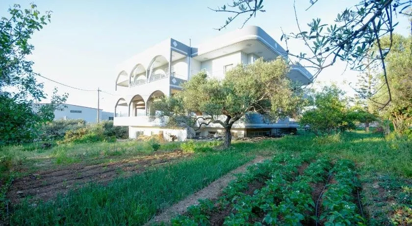 Village Drapanias Apartments - Image 1