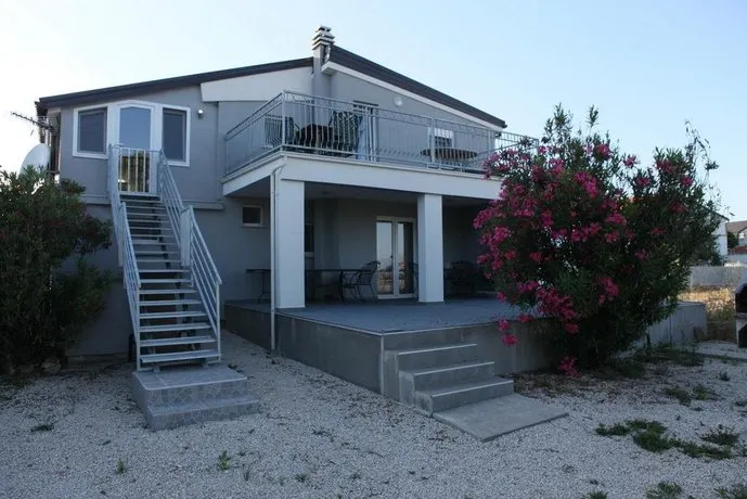 Casa Del Mar Povljana - Image 1