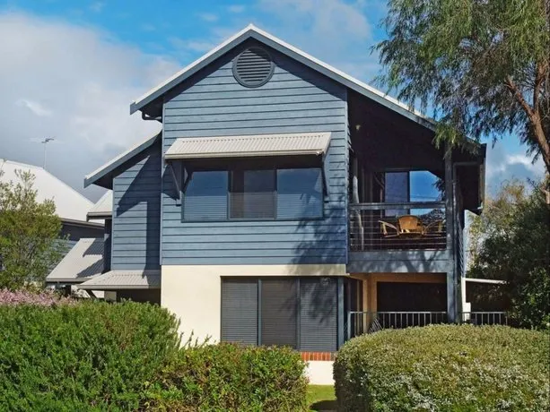 Dunsborough Holiday Homes - 25 Elmore Road - Image 1