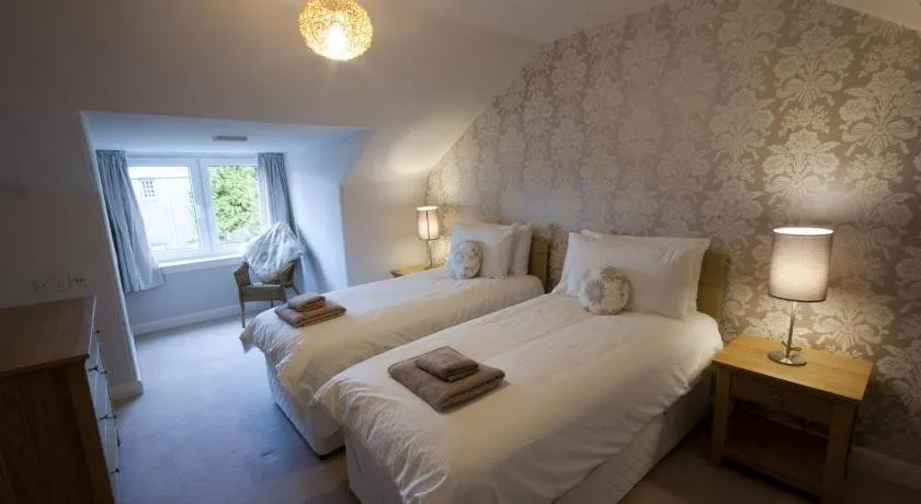 Pear Tree House - Image 1