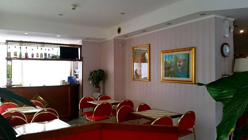 Hotel Ambrosi - Image 1