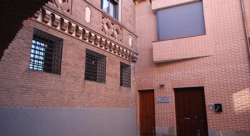Apartamentos La Rocanda - Image 1