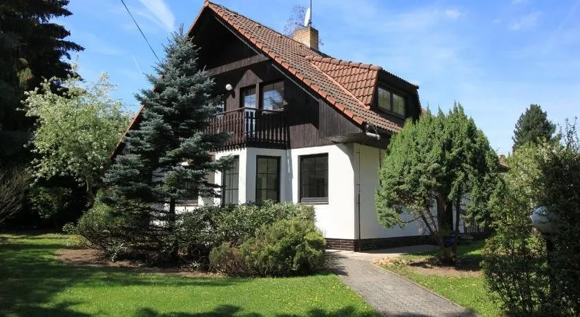Conifer Cottage IdyllicPrague - Image 1