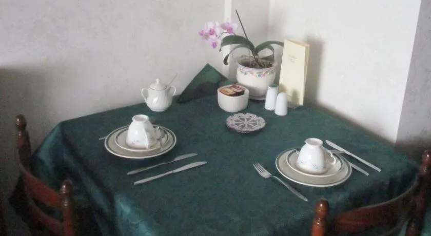 Beacomber Guest House - Image 1