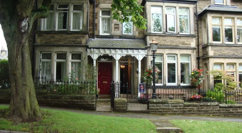 Sherwood Hotel - B&B - Image 1