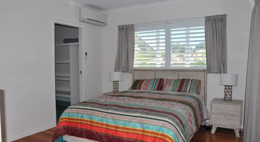 10 Double Island Drive - Modern Family Home Centrally Located Swimming Pool & Outdoor Area - Image 1