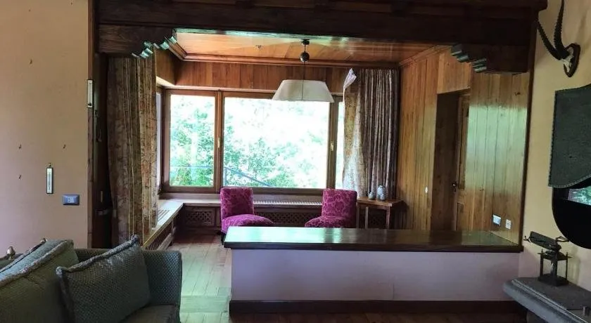 The Golf Club Guest House - Image 1