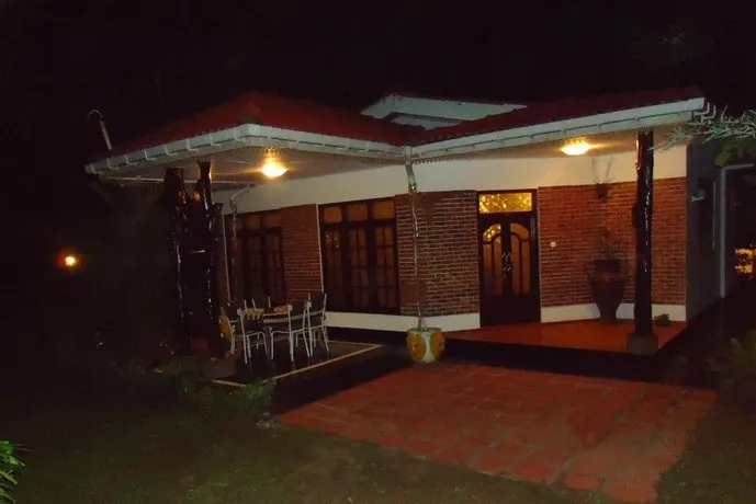 Lalie Holiday Home - Image 1