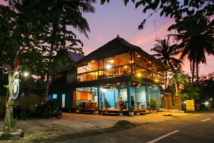 Full Moon Bungalows - Image 1