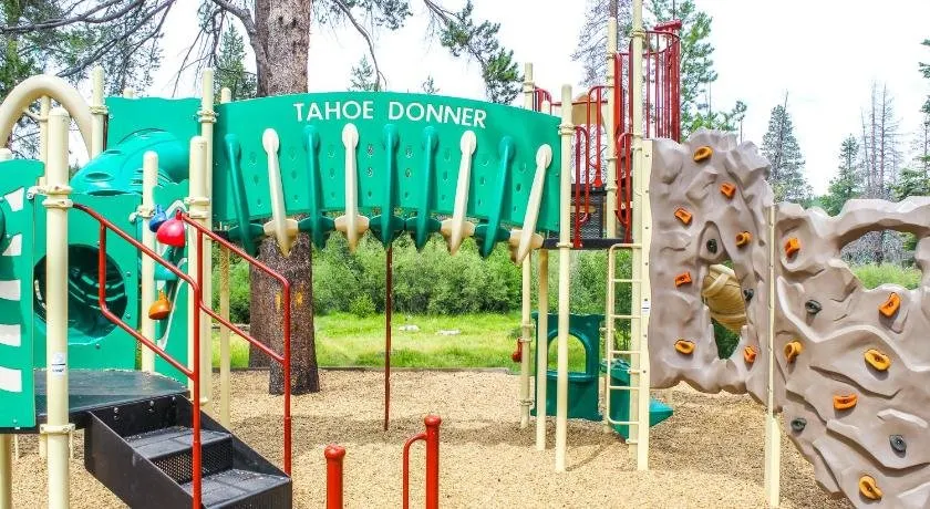 Hillside View Home - Image 1