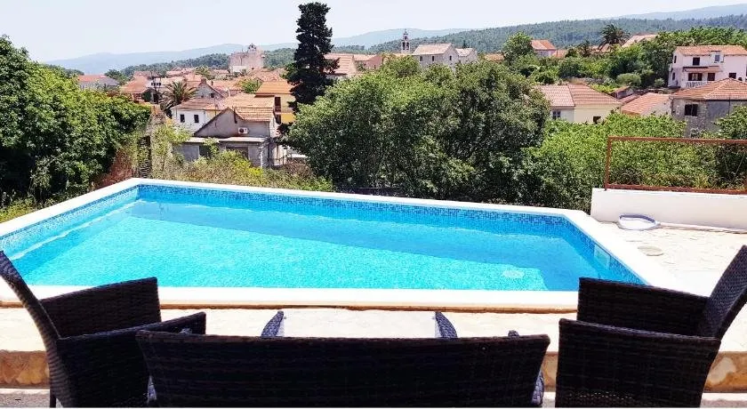Villa Neptune Apartments - Image 1