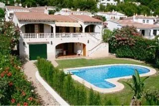 Villa mit Garten, Pool und Terrasse | Meerblick - Image 1