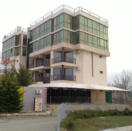 Family Hotel Black Sea - Image 1