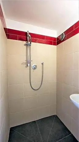 Hotel Paris - Image 1