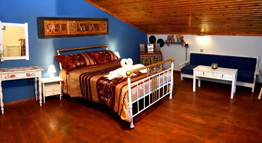 Katia's Attic - Image 1