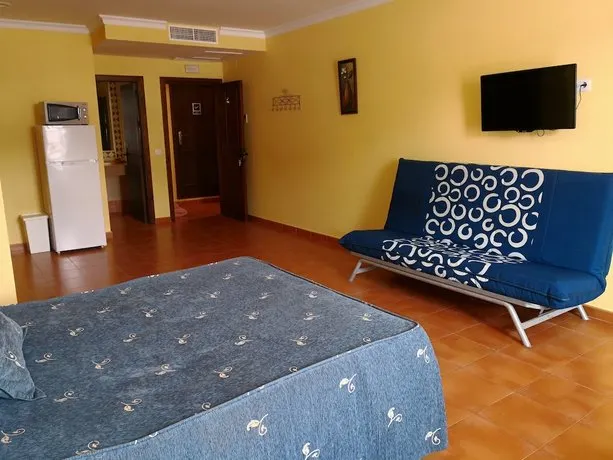 Apartamentos la Atarraya - Image 1