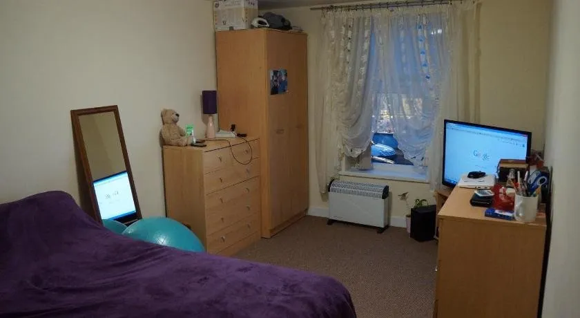 Lower Cathedral Road Apartment - Image 1