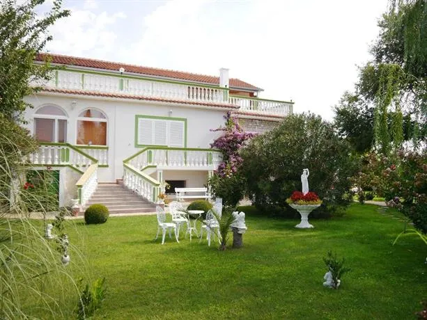 Villa Sikovo - Image 1