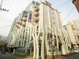 Stylish Hotel Ditto Sinchon - Image 1