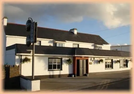 Hopper Inn Bar & Guest Accommodation - Image 1