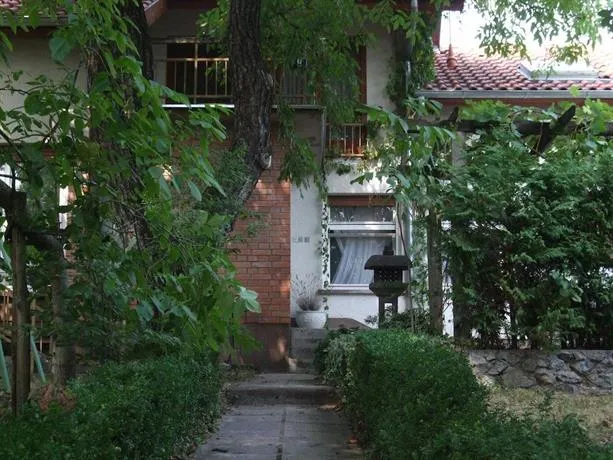 ROOMS AND SUITES LJETNIKOVAC - Image 1