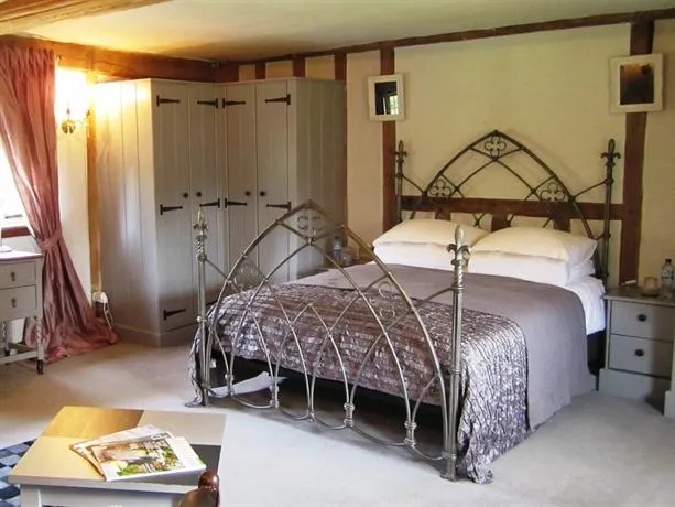 Wynards Farm Bed & Breakfast - Image 1