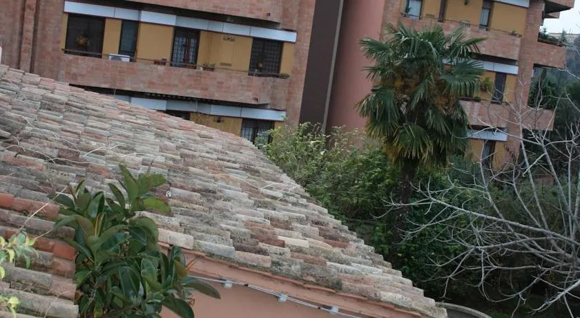 Casale Cheap and Chic - Image 1