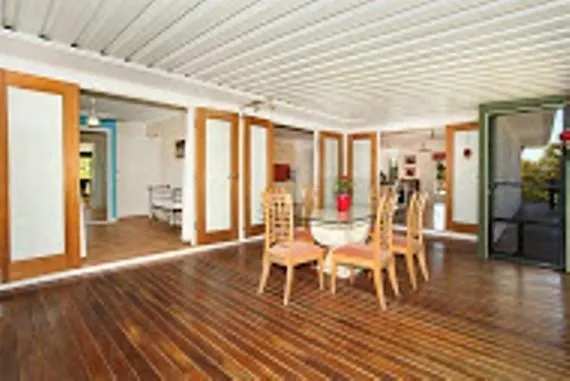 9 Karlee Court Holiday House - Image 1