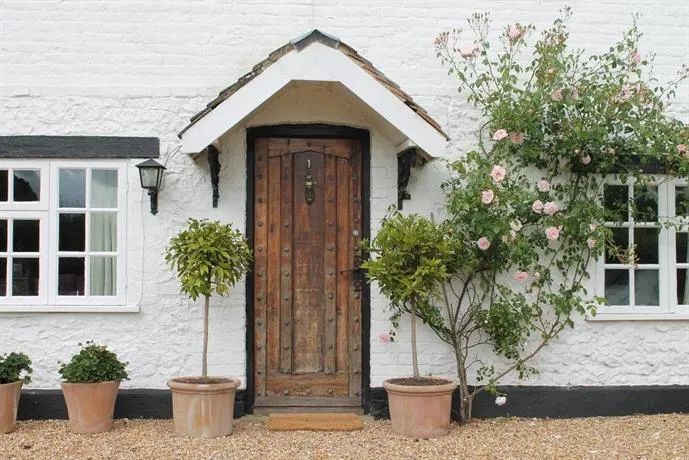 Bentworth Boutique Bed and Breakfast - Image 1