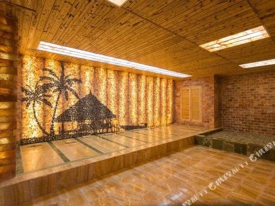 Donggong Holiday Hotel - Image 1