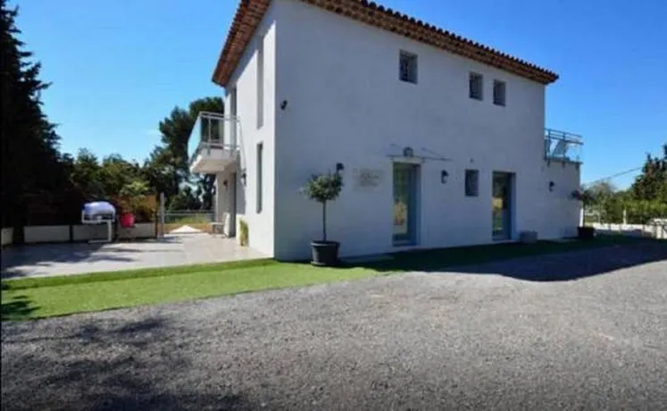 Le Jardin De Julia - Image 1