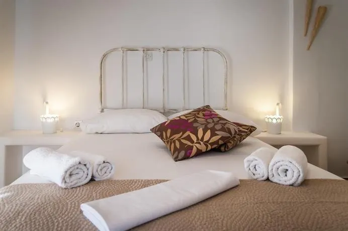 Oceanis Rooms - Image 1