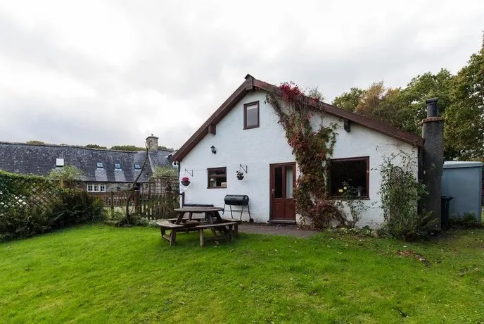 Maes yr Helmau Cottages - Image 1