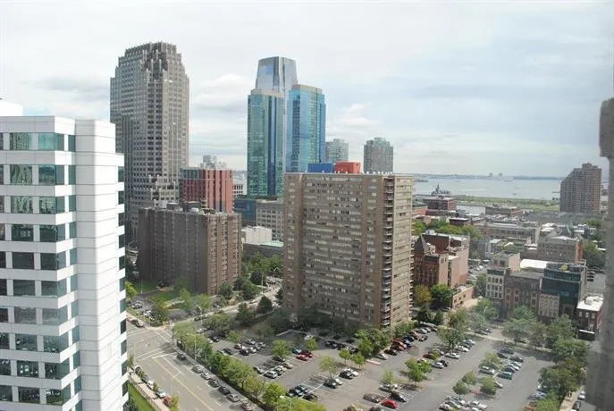 Park Ave Suites - Image 1