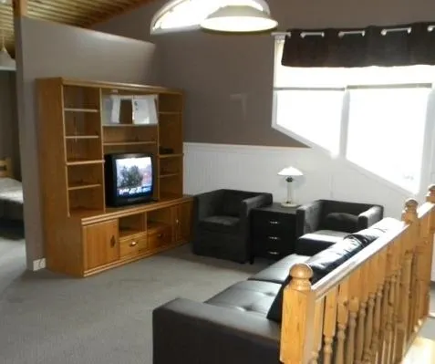 Brackley Country Inn - Image 1