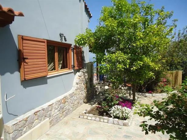 Traditional Villa Gardenia in Skiathos - Image 1