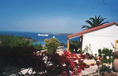 Ventura Rooms - Image 1
