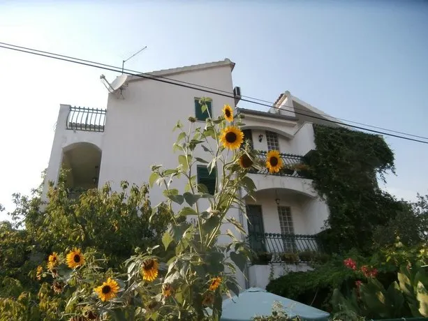 Apartments Vodice Srima - Image 1