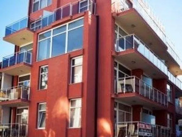 Red House Guest House - Image 1