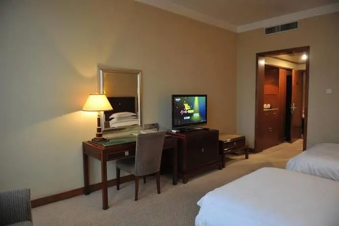 Puyang Ambassador Hotel - Image 1
