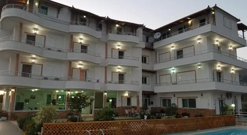 Hotel Vila Kafe - Image 1