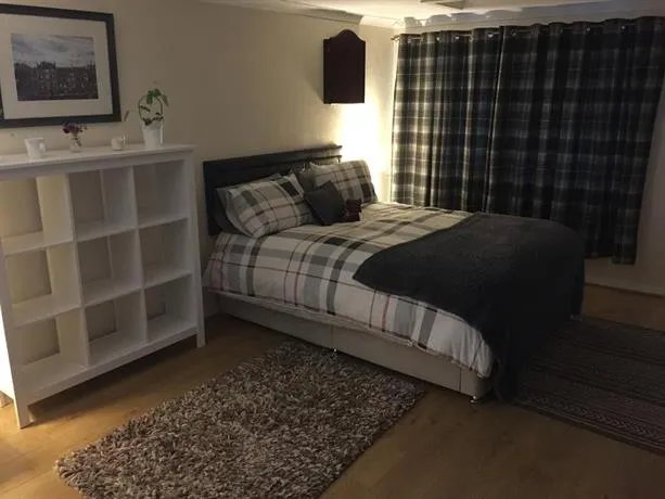 The Garden Holiday Home - Image 1