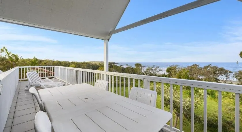Blue Oar Beach House Arrawarra Headland - Image 1