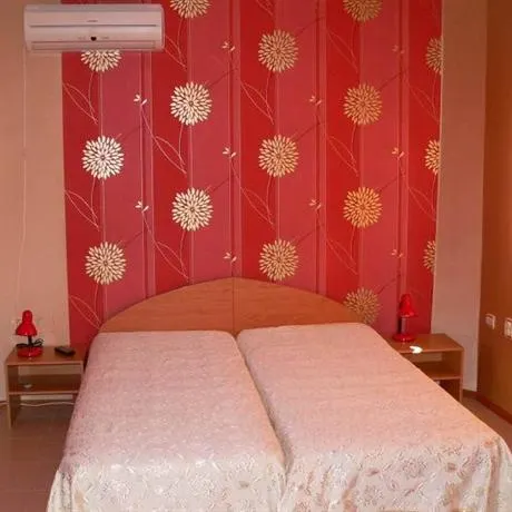 Tarnovski Dom Guest Rooms - Image 1